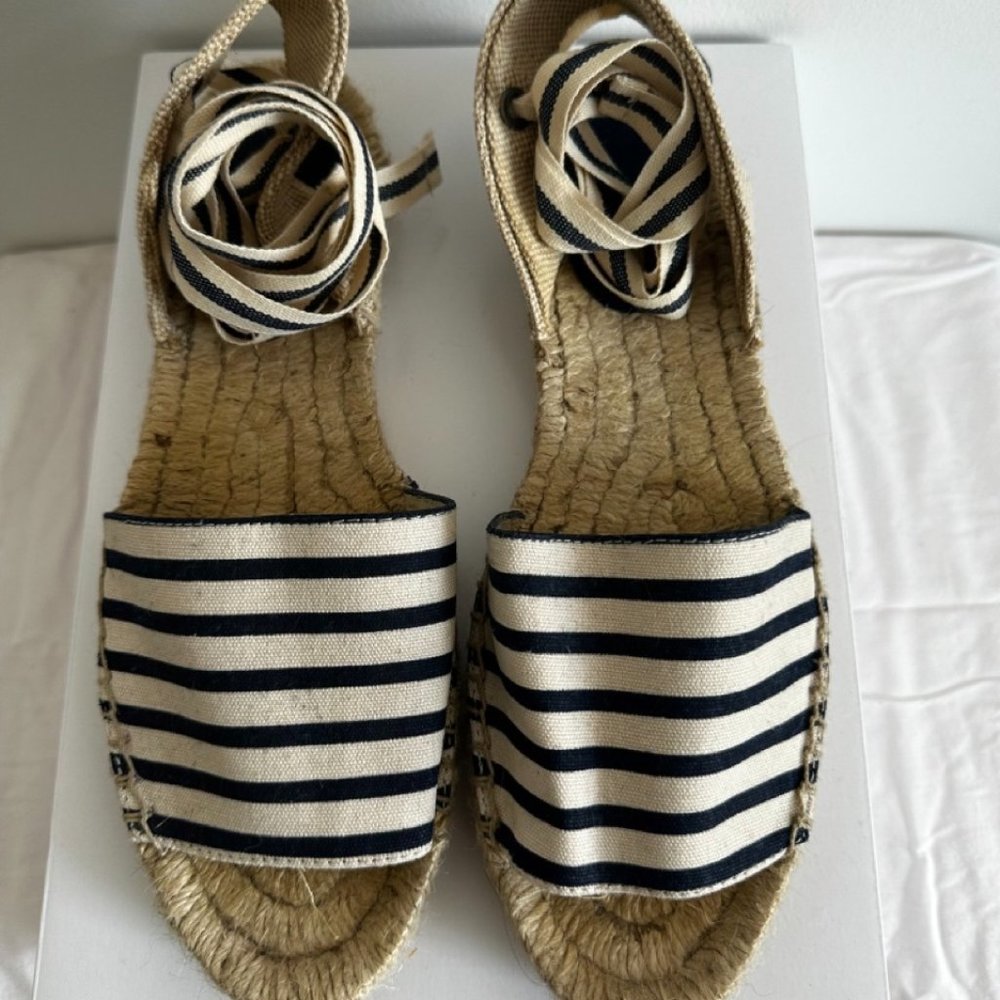 GAP Navy & White Lace Up Espadrilles Size 10